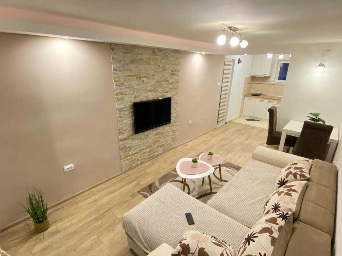 Apartman Mina Mataruska Banja Buitenkant foto